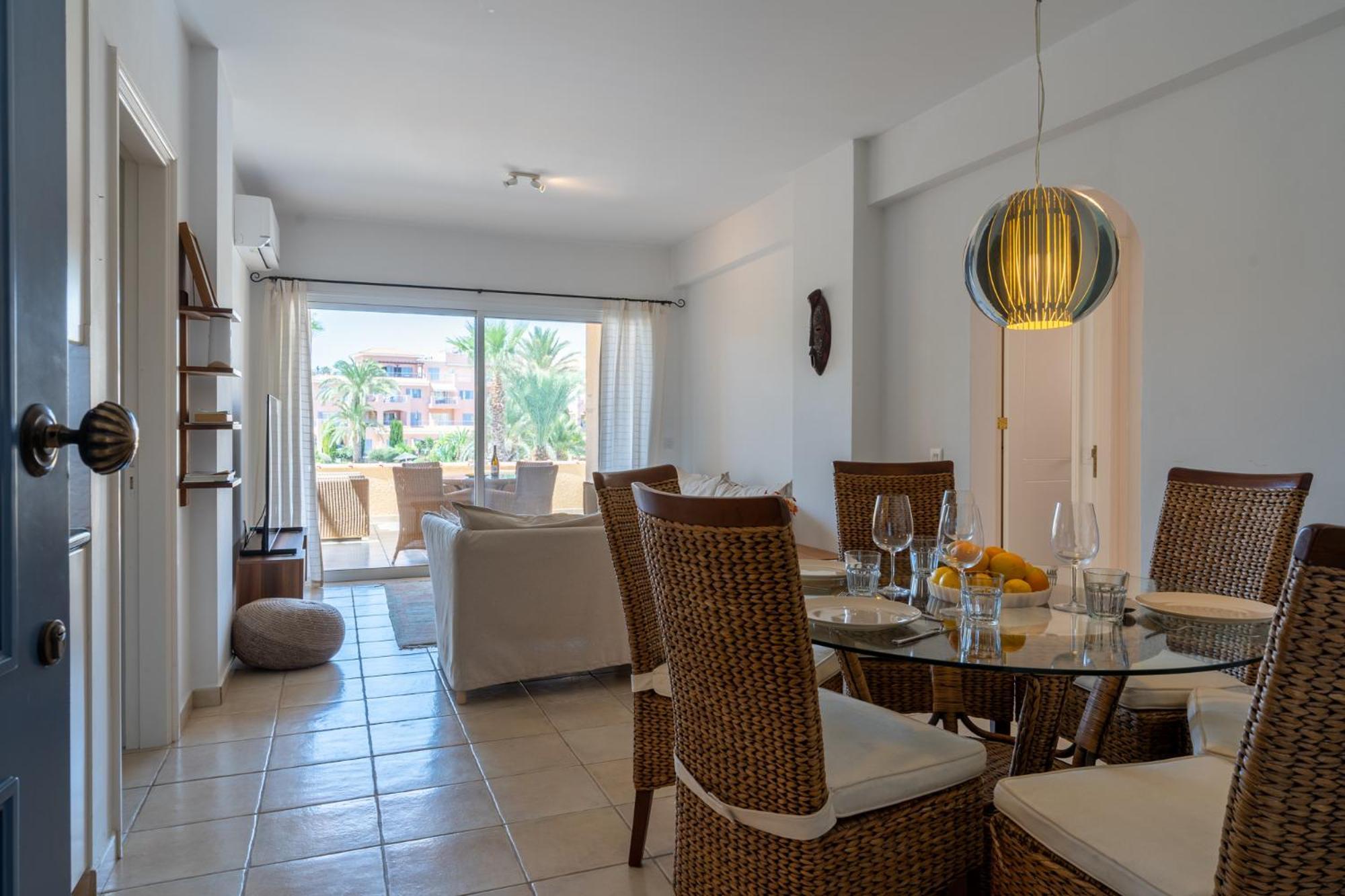 Tropical Paradise In Harbour Paphos, Central & Close To Beach Экстерьер фото
